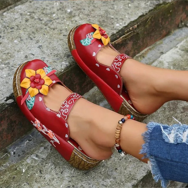 Aaliyah | Floral Embroidered Orthopedic Slip-On Clogs with Cushioned Sole
