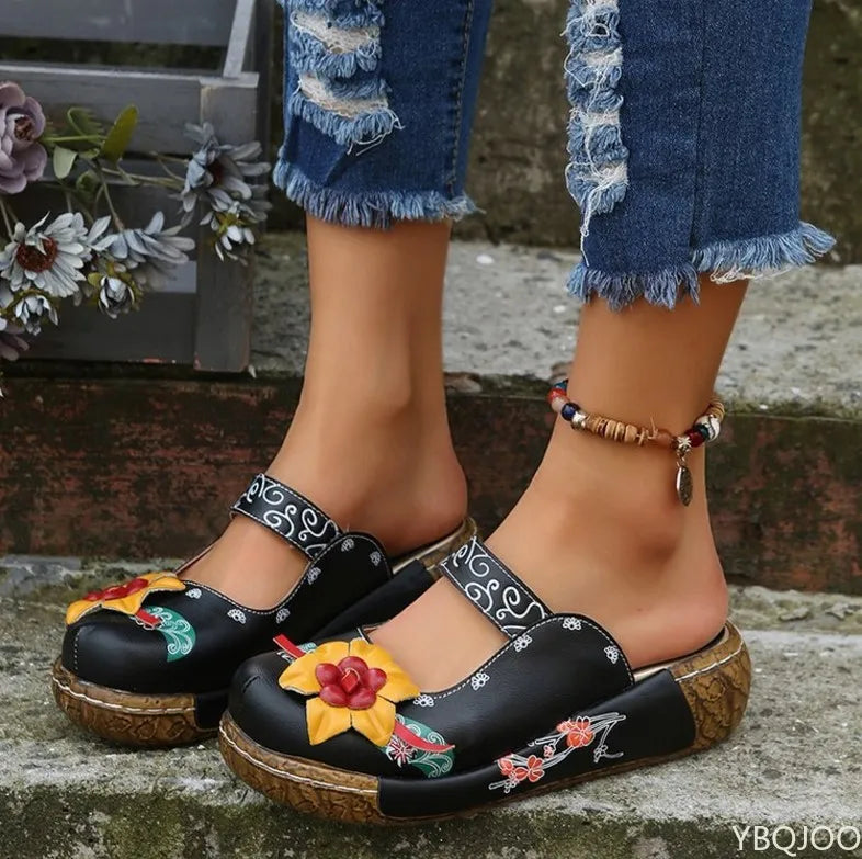 Aaliyah | Floral Embroidered Orthopedic Slip-On Clogs with Cushioned Sole