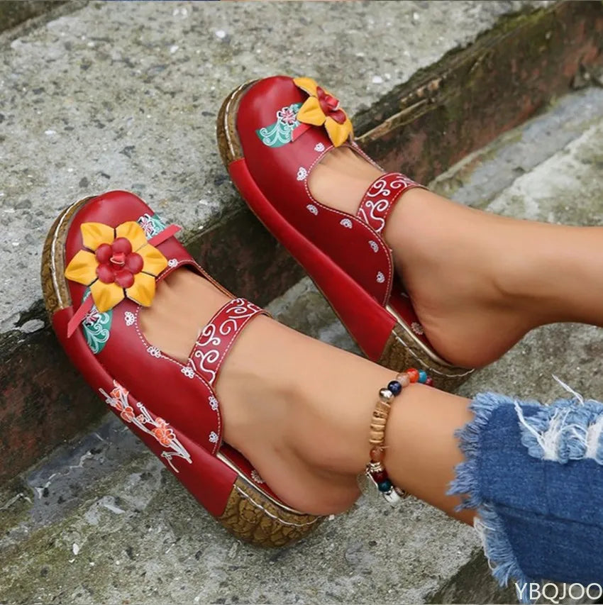Aaliyah | Floral Embroidered Orthopedic Slip-On Clogs with Cushioned Sole