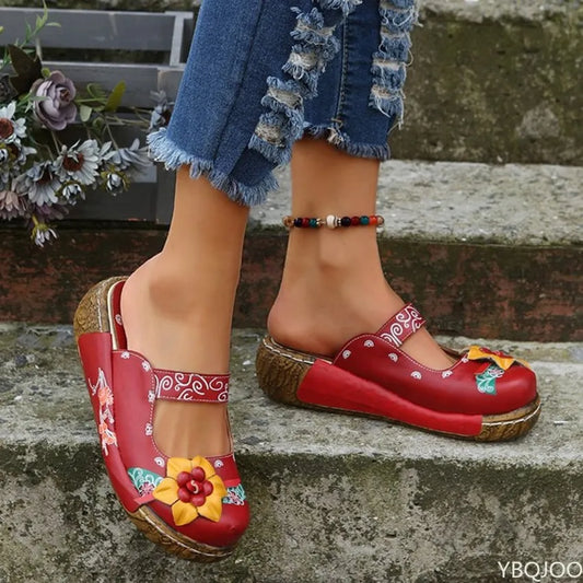 Aaliyah | Floral Embroidered Orthopedic Slip-On Clogs with Cushioned Sole