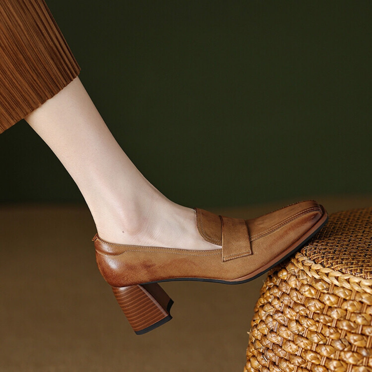 Orthopedic Balance Low-Cut Shoes With Thick, Square Heels - Unique Elegance