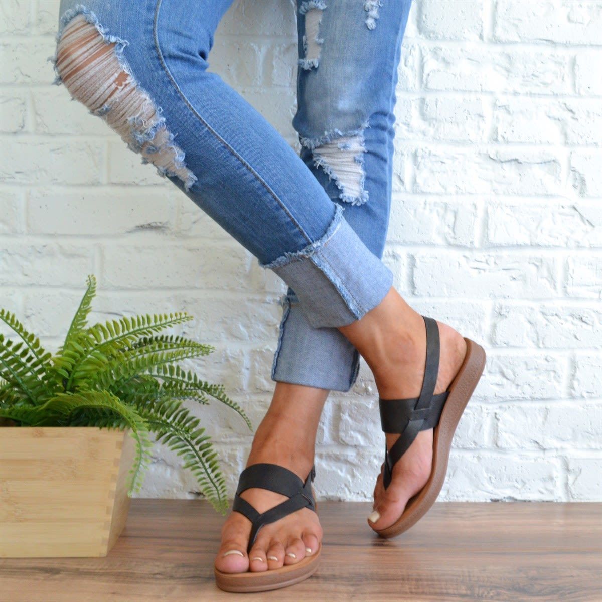 Paige | Women’s Orthopedic Cross Strap Flat Sandals
