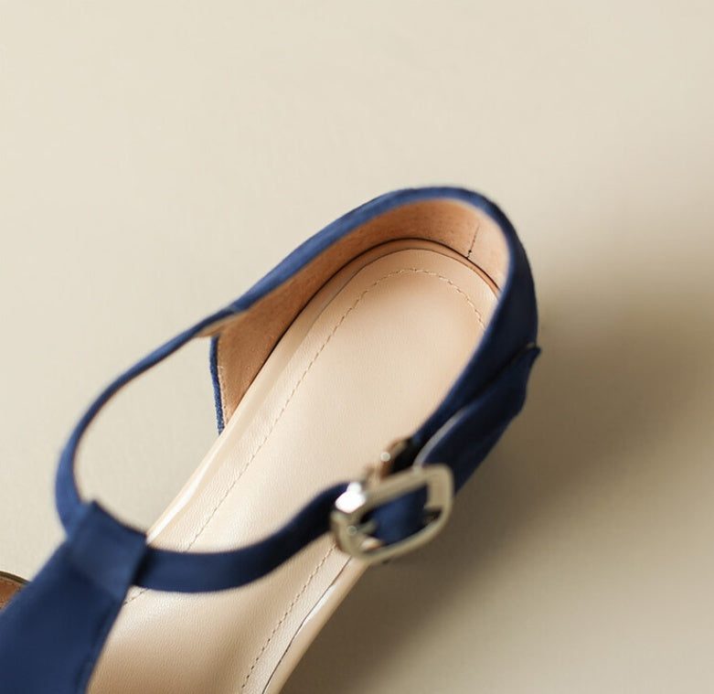 Orthopedic Balance Elegant Leather Sandals With A Chunky Heel And A Single Buckle