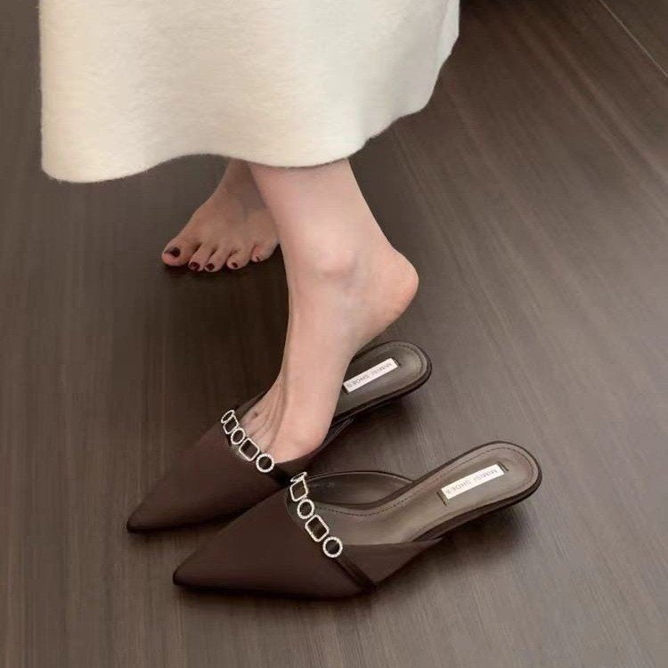 Orthopedic Balance | Pointed Toe Chain Detail Mule Flats
