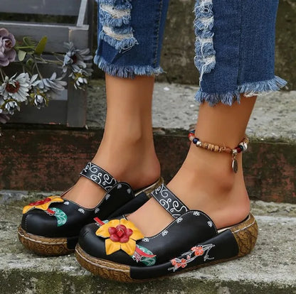 Aaliyah | Floral Embroidered Orthopedic Slip-On Clogs with Cushioned Sole