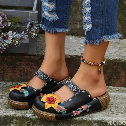 Aaliyah | Floral Embroidered Orthopedic Slip-On Clogs with Cushioned Sole
