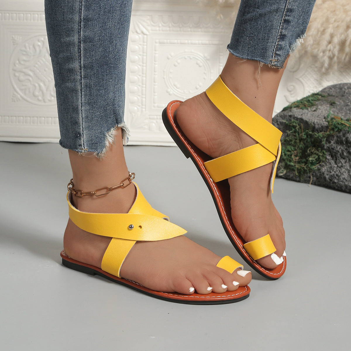 Orthopedic Balance | Cross Strap Toe Ring Flat Sandals