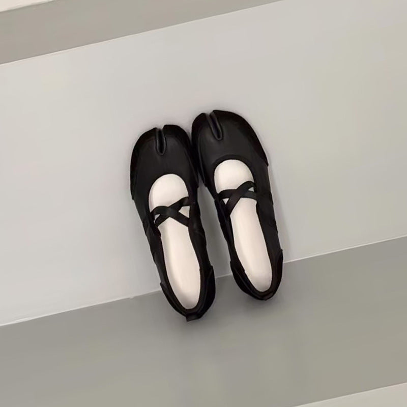 Orthopedic Balance New Clog Shoes With A Unique Design