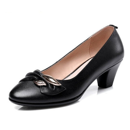 Grace | Mid-Heel Pumps with Decorative Knot
